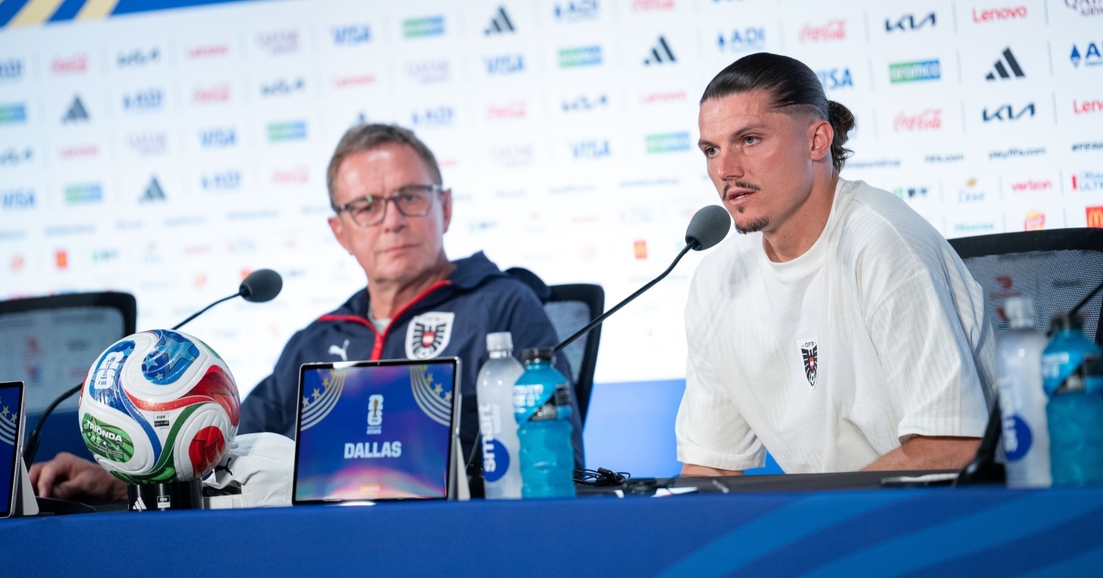 Ralf Rangnick und Marcel Sabitzer bei der PK vor dem Argentinien Spiel.
