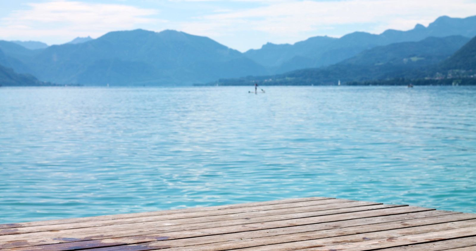 Ein Steg am Attersee.