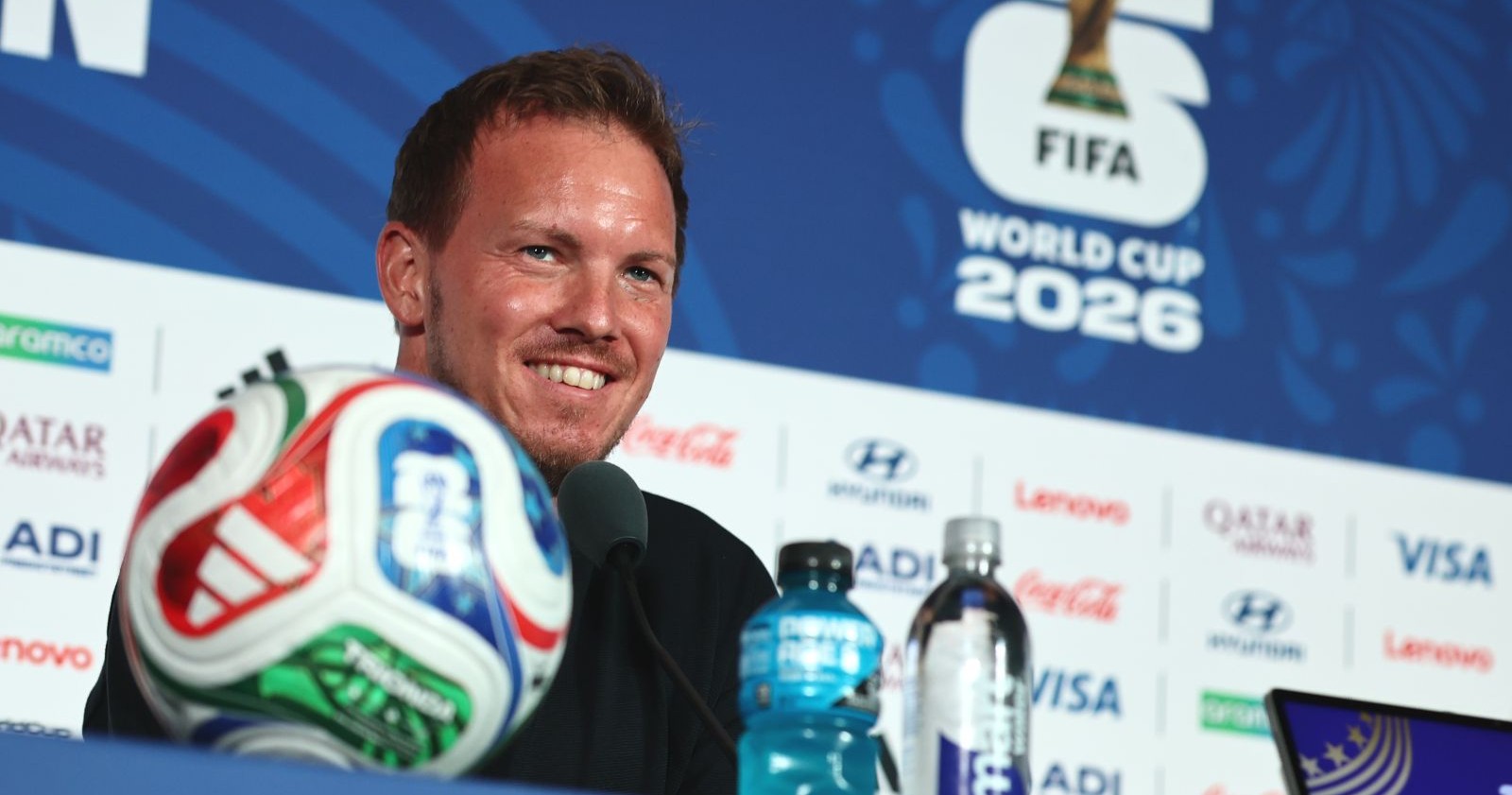 Julian Nagelsmann bei einer Pressekonferenz.