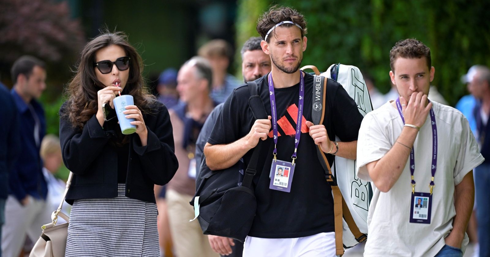 Dominic Thiem und Lili Paul Roncalli kennengelernt: Dominic Thiem und Lili Paul-Roncalli spazieren gemeinsam bei einem Tennisturnier und zeigen sich erstmals als Paar in der Öffentlichkeit.