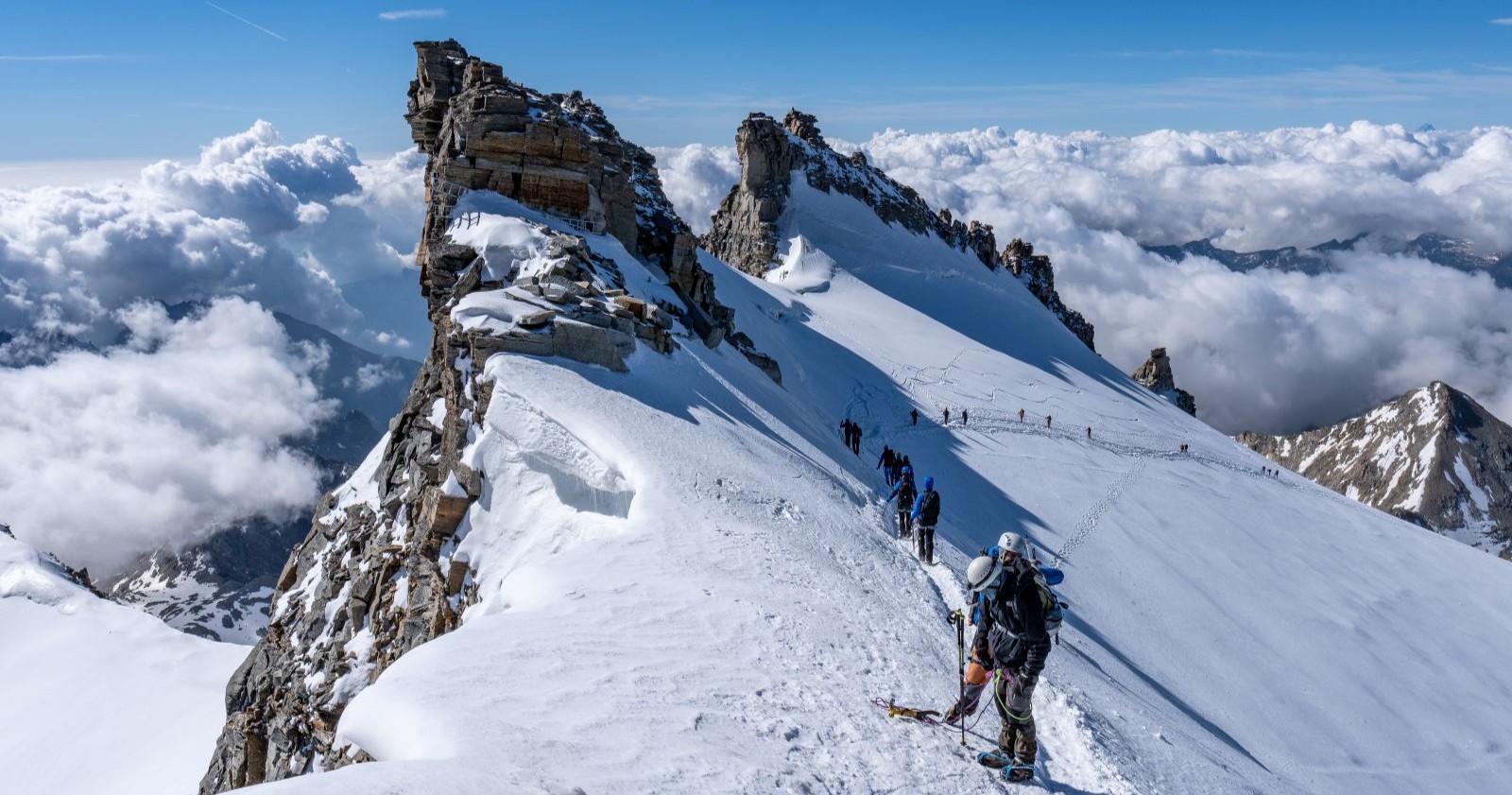 Bergsteiger auf dem Gipfel des Gran Paradiso.