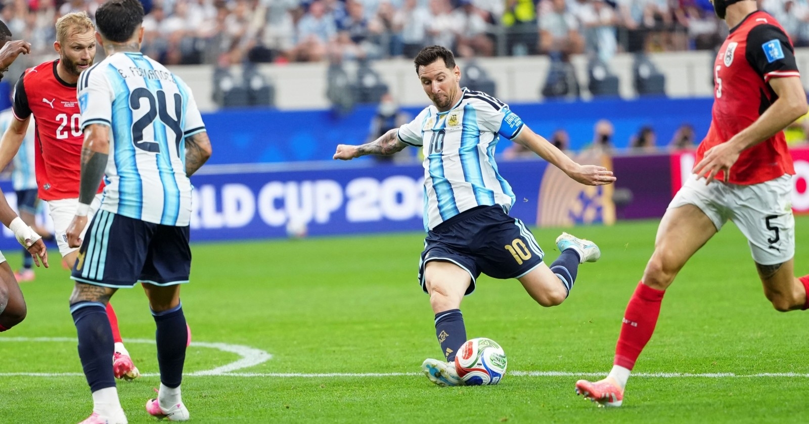 Lionel Messi mit einem Doppelpack gegen Österreich.