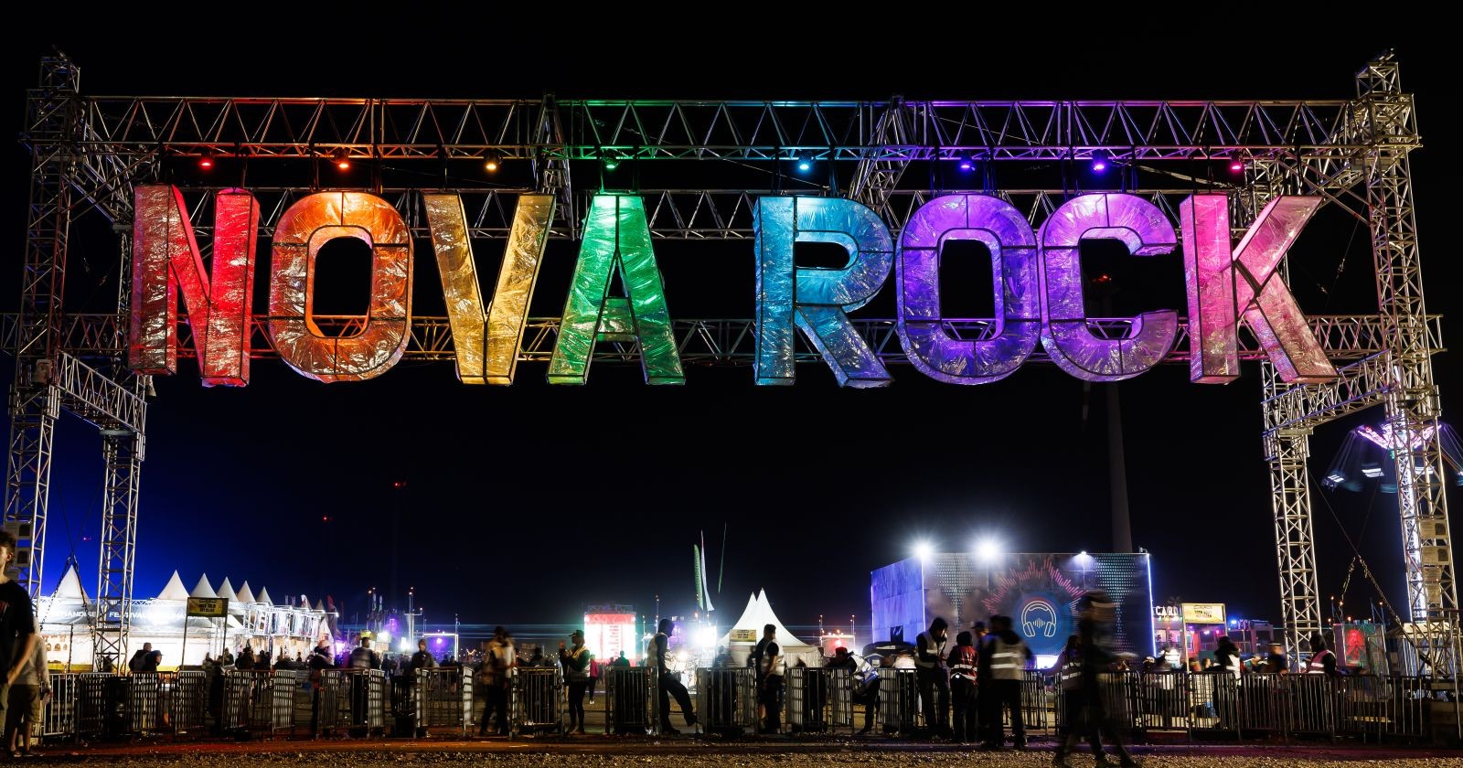 Eingang zum Bühnen Gelände am Nova-Rock-Festival