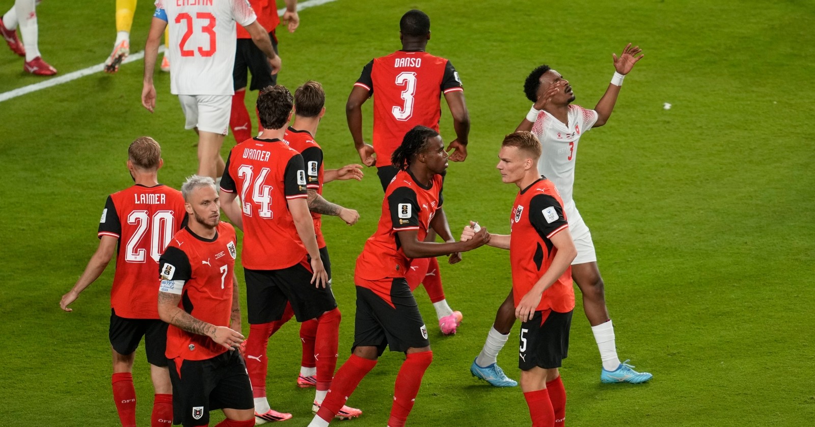 Österreich Spieler jubeln nach einem Treffer gegen Jordanien.