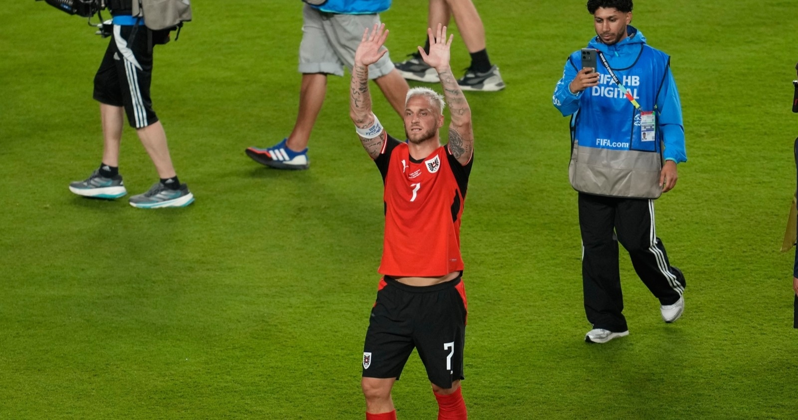 Marko Arnautovic jubelt nach dem 3:1 Sieg gegen Jordanien.