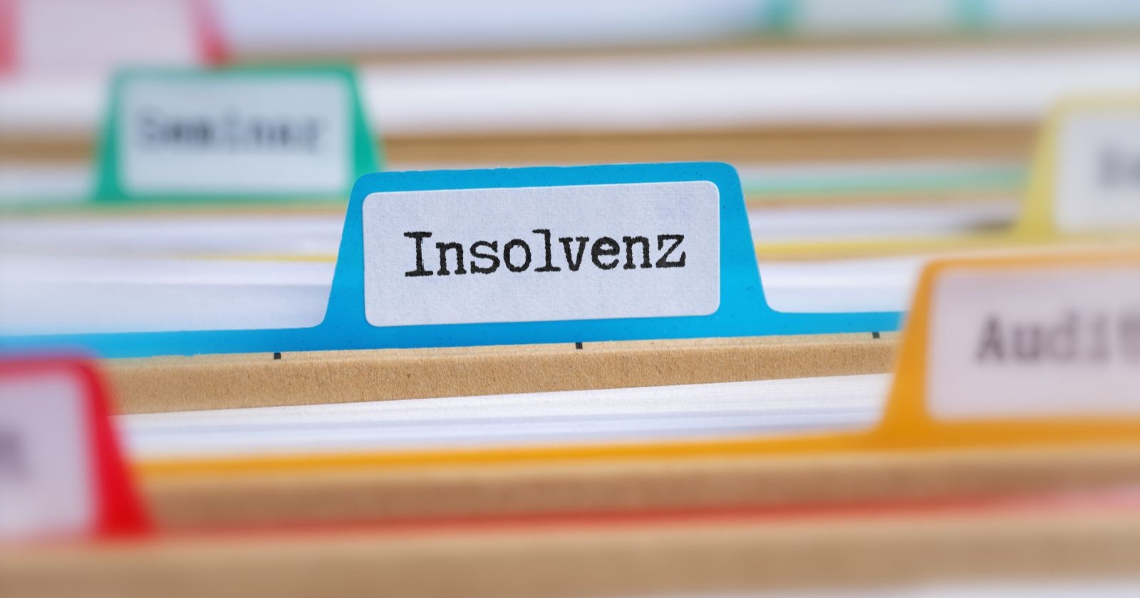 Aktenordner mit einem Insolvenz-Register als Themenbild für die Insolvenz der T.F.M. Technologie für Metallbearbeitung GmbH in Traun
