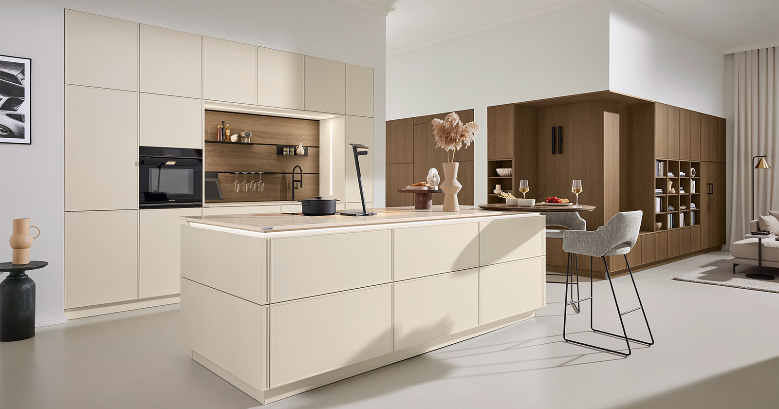 Moderne Wohnküche in Naturfarben | Credit: AP Küchendesign
