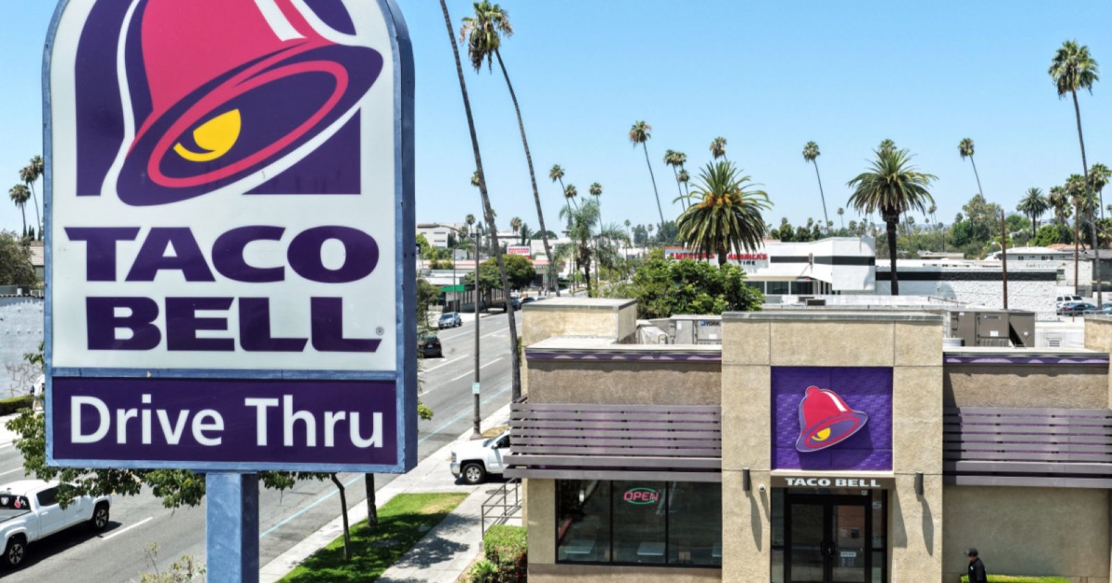 Taco-Bell-Filiale in den USA: Die Fast-Food-Kette steht nach einem Cyclosporiasis-Ausbruch durch kontaminierten Eisbergsalat im Fokus der Gesundheitsbehörden.