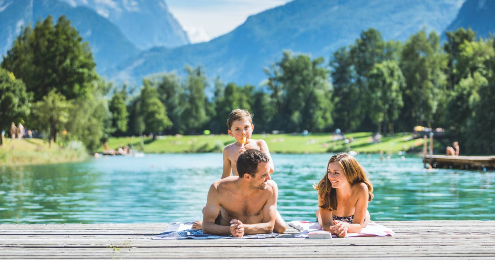 Familie beim Schwimmen im See | Credit: TVB Kuchl/Markus Rohrbacher