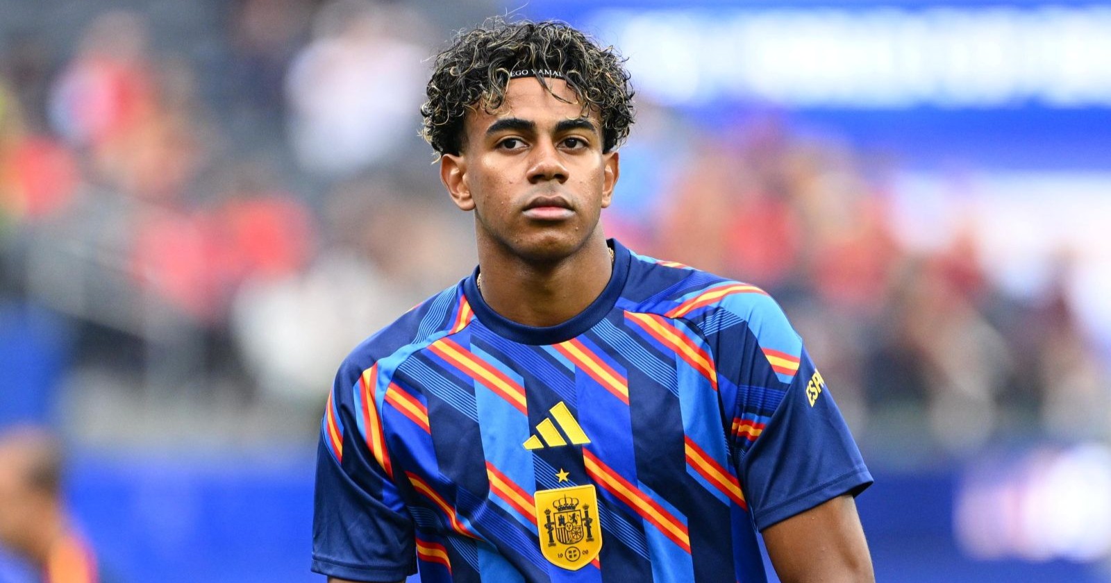 Lamine Yamal im Trikot der spanischen Nationalmannschaft bei der WM 2026. Der Spanien-Star steht vor dem Achtelfinale gegen Portugal im Fokus.