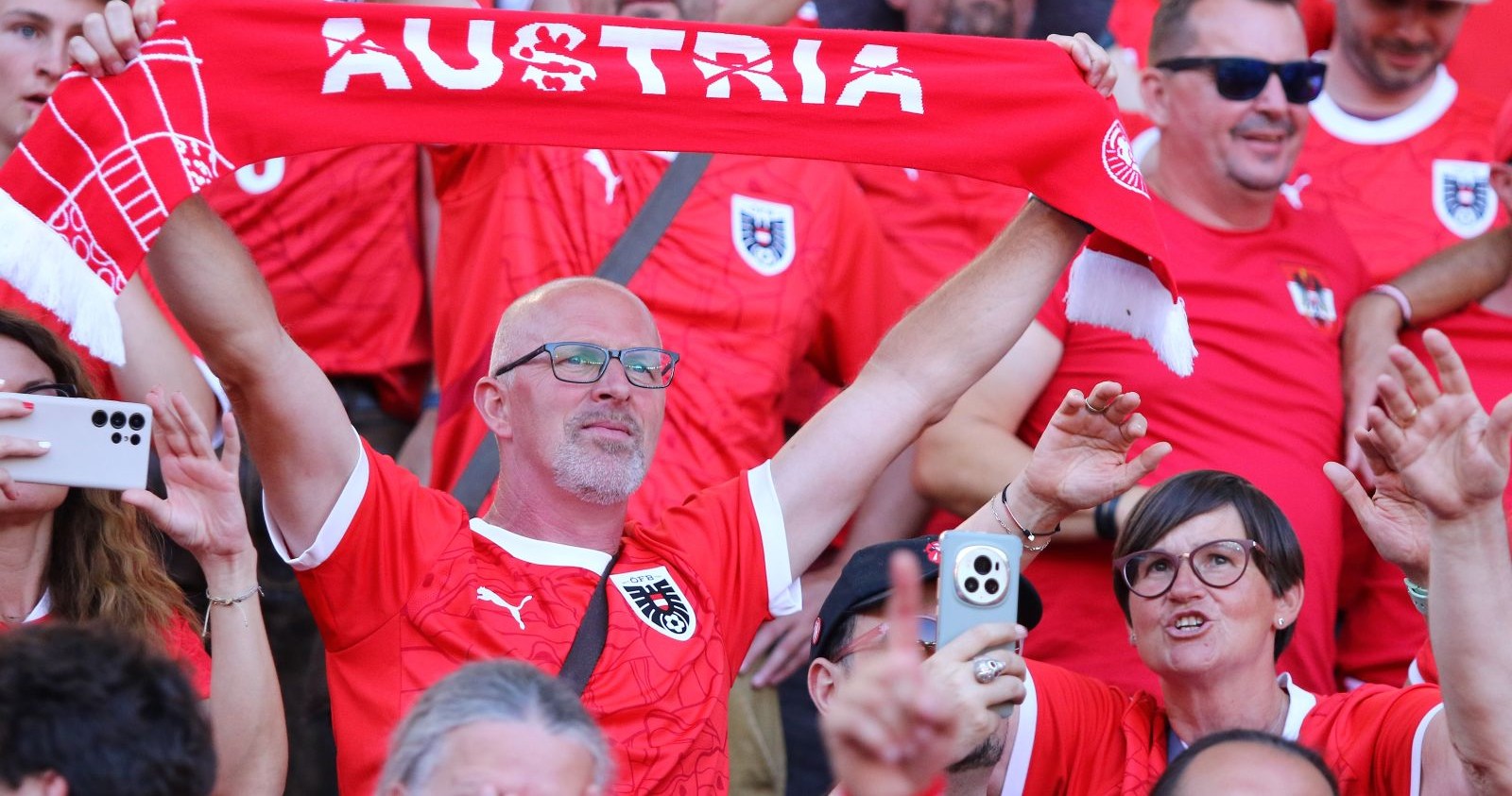 Österreichische Fußballfans während der EM 2024