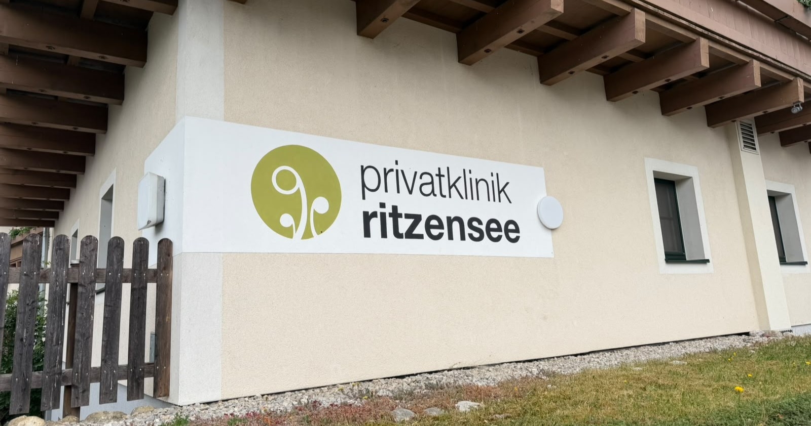 Privatklinik Ritzensee vor der PK am 1. Juli 2026.