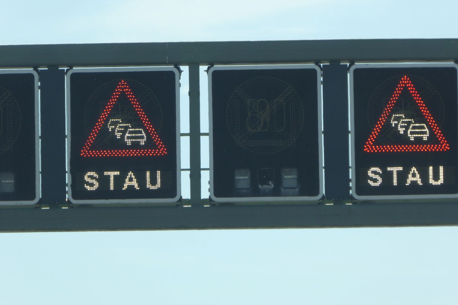 Stauanzeige für eine Autobahn