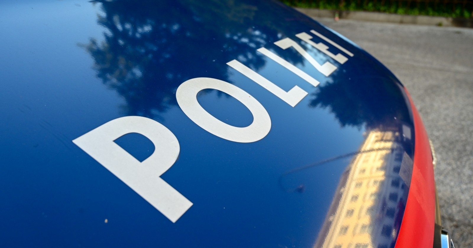 Traktor-Unfall in Tirol: Feuerwehr, Rettung, Wasserrettung und Polizei standen im Großeinsatz.