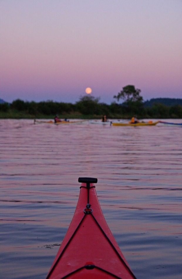 Bei Vollmond über die Drau