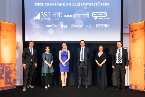 Sponsoren und Verbandsvertreter am Podium