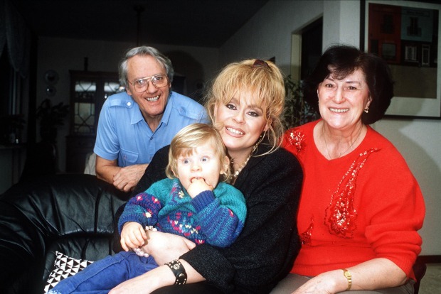 Bea Fiedler mit ihrem Sohn und ihren Eltern