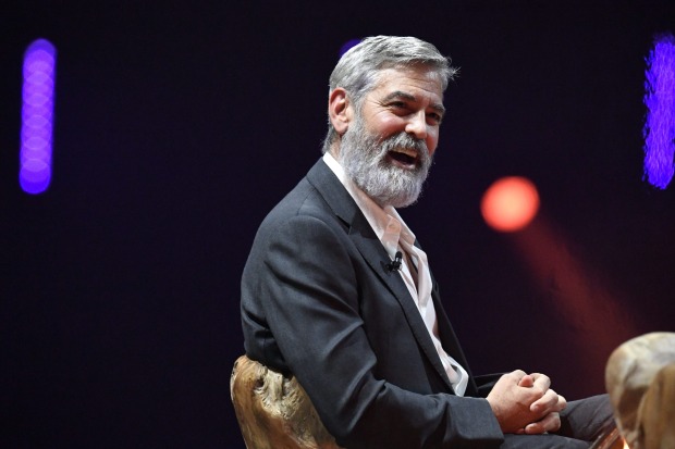 Porträt des Schauspielers George Clooney mit Vollbart