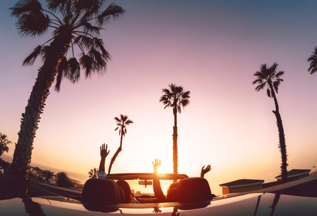 Im Mietauto lässt sich die Westküste ideal erkunden | Credit: iStock.com/Alessandro Biascioli