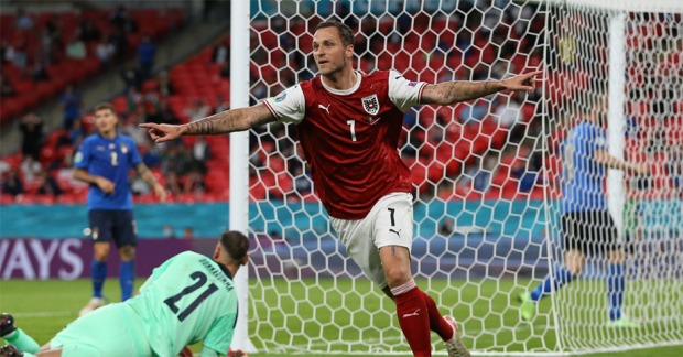 Arnautovic bejubelt seinen Kopfballtreffer gegen Italien