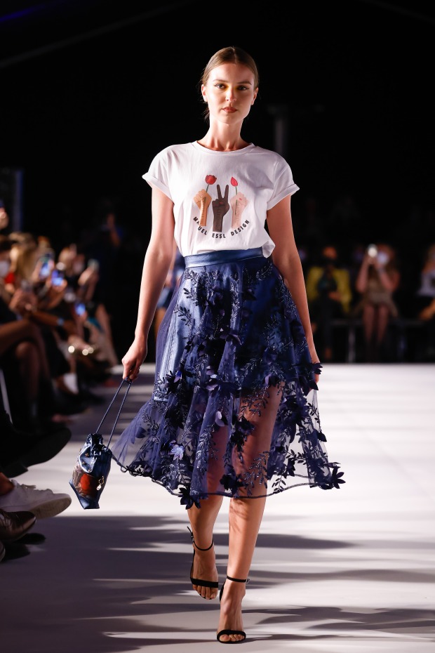 Ein Model am Laufsteg auf der Wiener Fashion Week