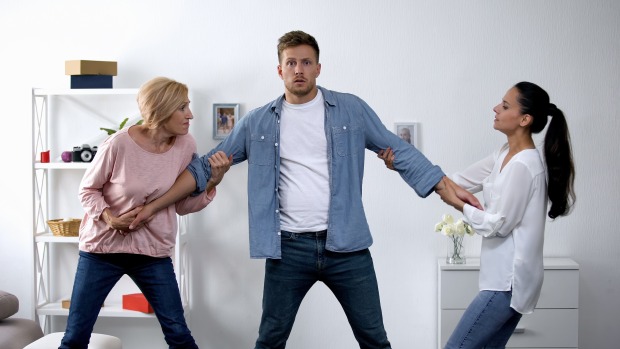 Partnerin und Schwiegermutter streiten um Sohn