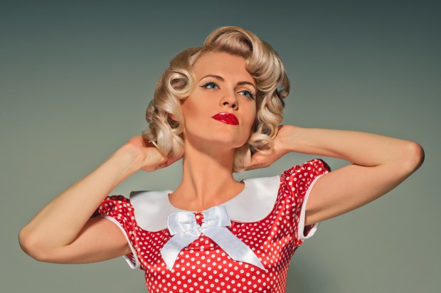 Eine Blondine in den 50er Jahren