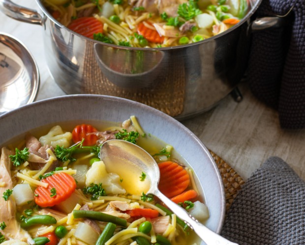Hühnersuppe | Credit: iStock.com/Angelika Heine