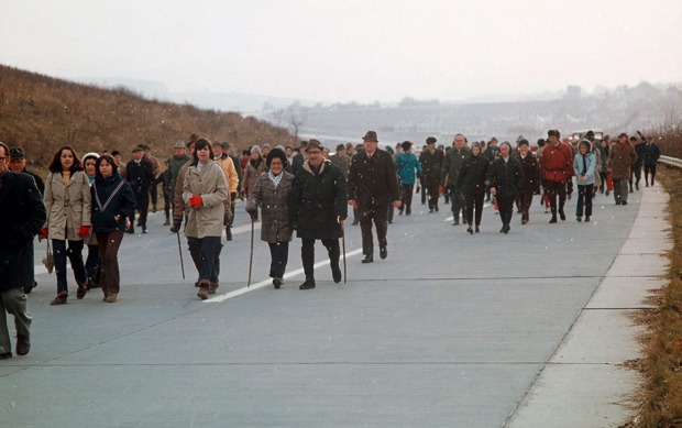 Autofreier Sonntag während der Ölkrise im Jahr 1973 | Credit: Moesch / dpa / picturedesk.com