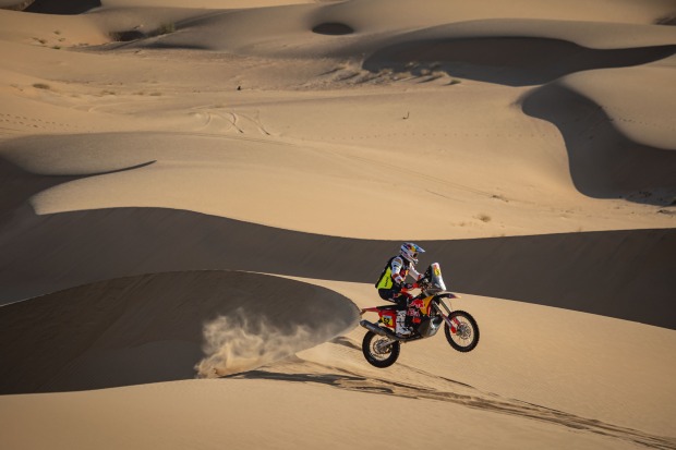 Ohne Navi mitten in der Wüste | Credit: Marcelo Maragni/Red Bull Content Pool