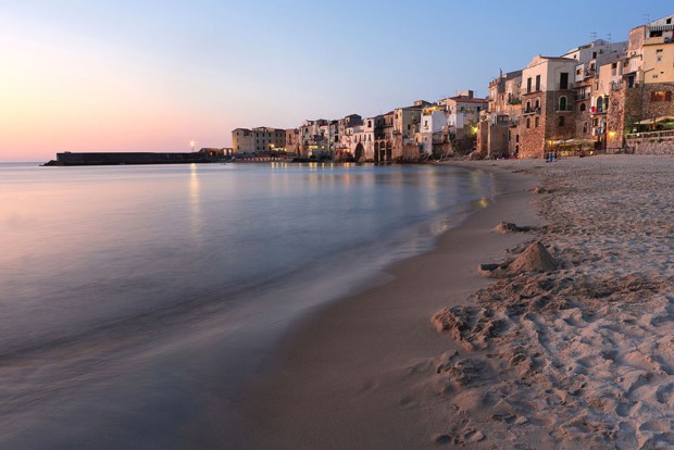 Der Strand von Cefalù | Credit: iStock.com/gappino
