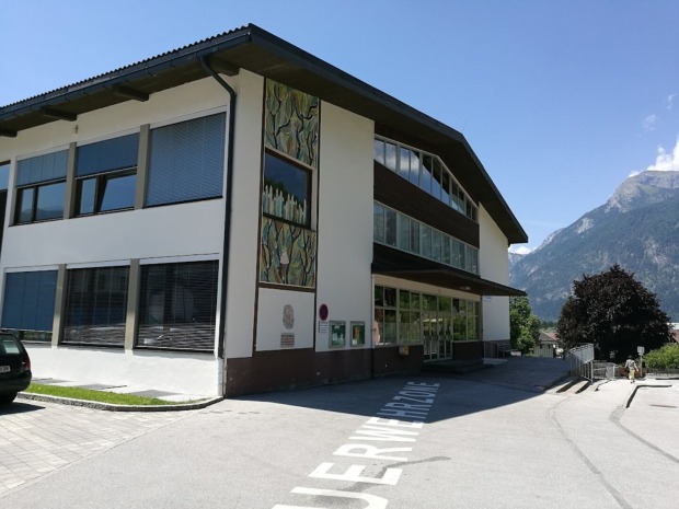 Volksschule in Brixlegg im Sonnenschein | Credit: Architekturhalle