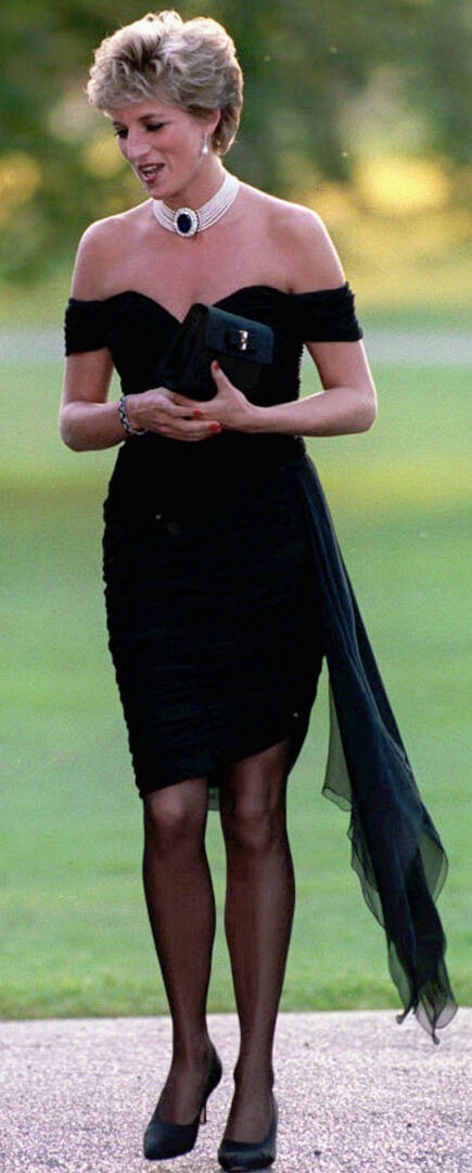 Prinzessin Diana trägt das "Rachekleid"