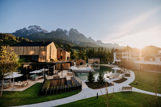 Das Naturhotel Forsthofgut von außen