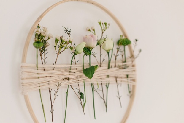 Dekoring mit Blumen | Credit: iStock.com/Bogdan Kurylo