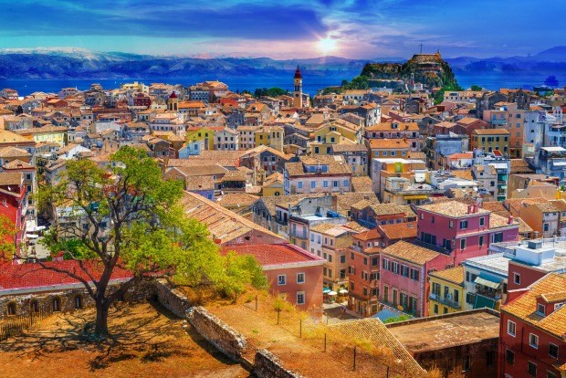 Korfu Stadt ist perfekt zum Flanieren. | Credit: iStock.com/Balate Dorin