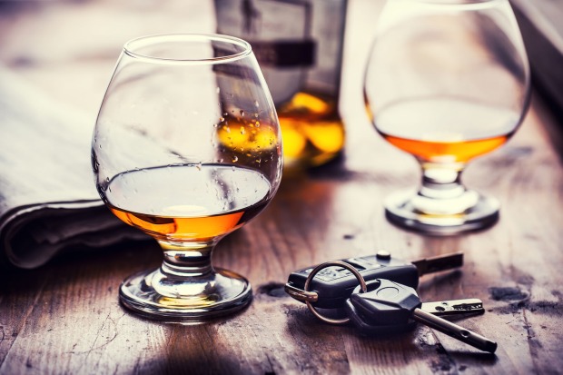Alkohol am Steuer | Credit: iStock.com/ MarianVejcik