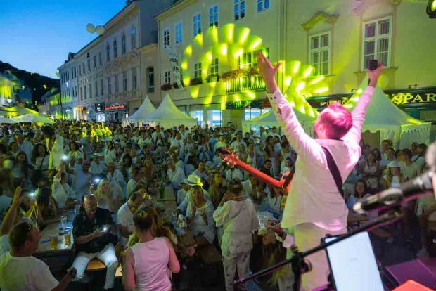BADEN IN WEISS