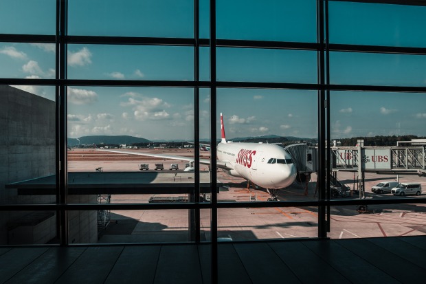 Flugzeug am Flughafen