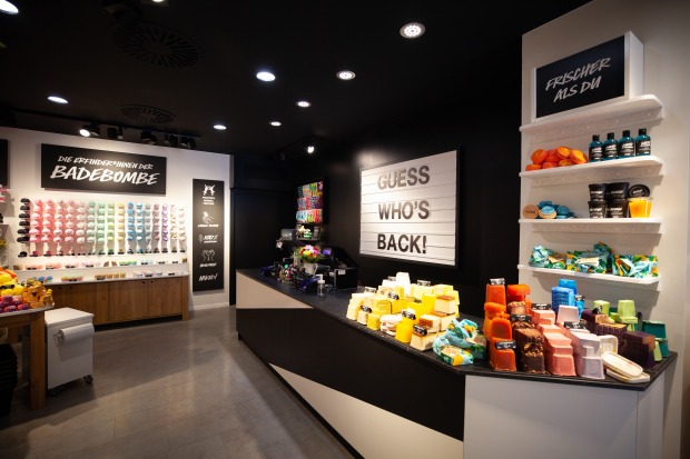 Die neu gestaltete Badebombenecke im Grazer Lush-Shop