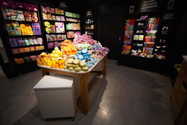 Die Geschenkeabteilung im Grazer Lush-Shop