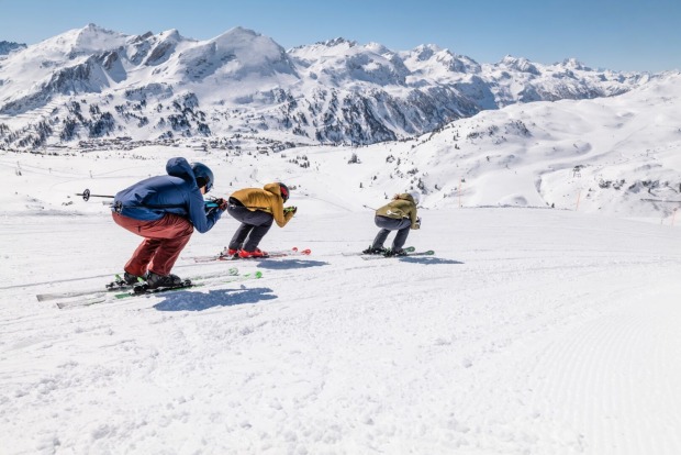 Drei Skifahrer auf der Piste. | Credit: SalzburgerLand Tourismus