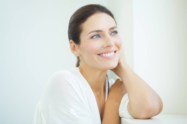 Attraktive Frau über 30 | Credit: iStock.com/iconogenic
