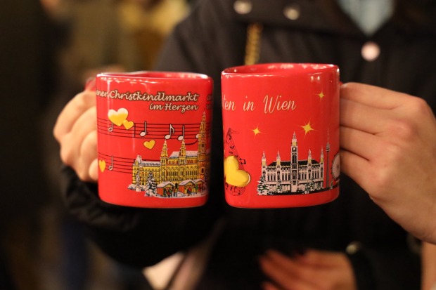 Häferl am Christkindlmarkt I Credit: Karl Schöndorfer/picturedesk.com