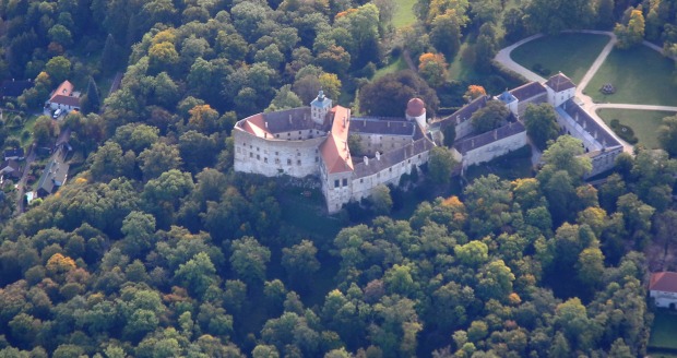 Schloss Ernstbrunn | Credit: commons.wikimedia.org