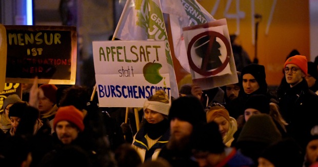 Demonstranten gegen den Wiener Akademikerball