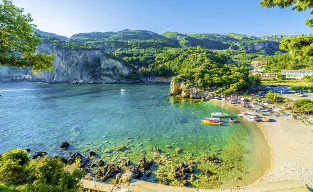 Paleokastritsa in Korfu, Griechenland.