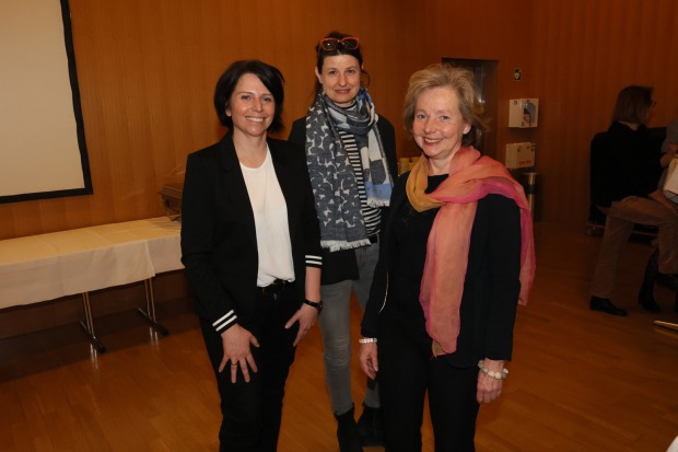 Andrea Bachmayr-Heyda (ifs), Ina Küfner (Stadtmarketing FK) und Ursula Hillbrand (BPW) (v. li.)
