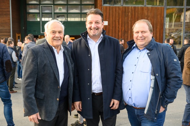 Alt LIM Helmut Böhler (Böhler Holzbau), Stv. Vorstandsvors. Manfred  Miglar (Raiffeisen Landesbank), Harald Berchtold (Wertvollholzhaus) (v. li.)