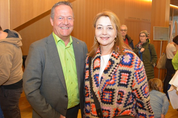 Harald Schwarzer und Vize-Bürgermeisterin Edith Lampert-Deuring.
